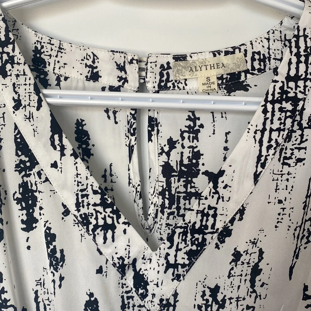 Alythea | small silk dress with pockets - Picture 6 of 9